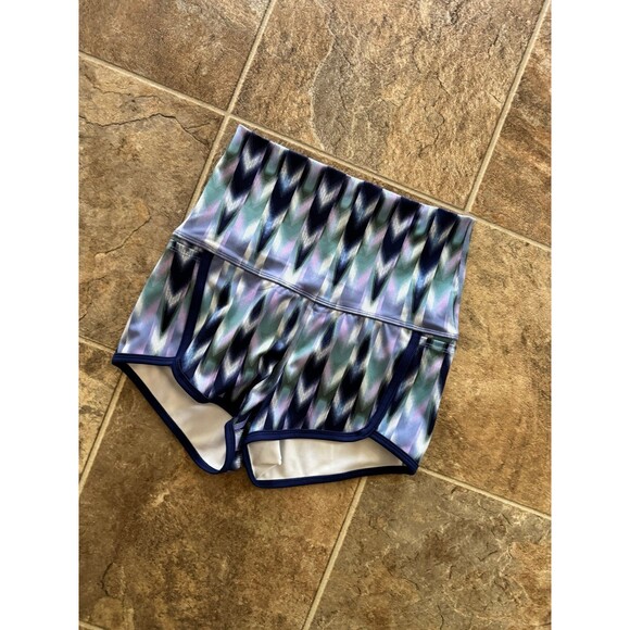 Free People Movemnt Island Time Shorts Purple Amethyst Chevron Size Small - Picture 6 of 9